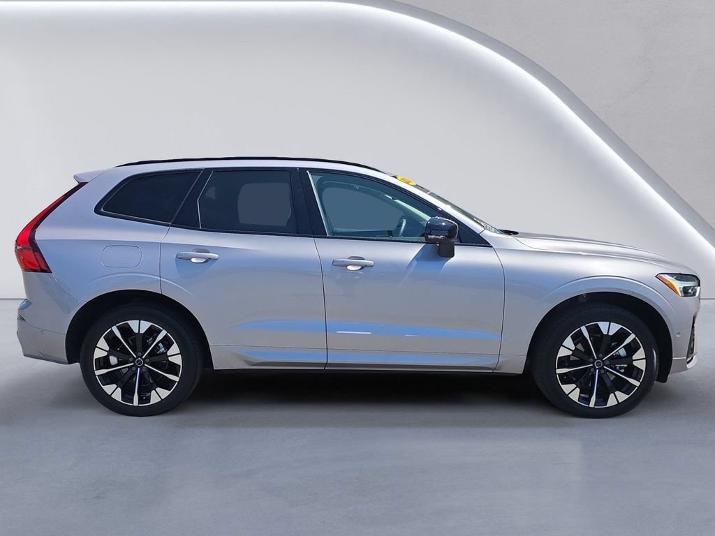 Certified 2026 Volvo XC60 B5 Plus w/ Protection Package Premier AWD/4WD image 3
