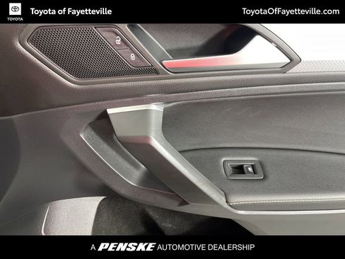 Used 2022 Volkswagen Tiguan S image 11