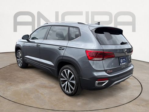 Used 2022 Volkswagen Taos SE FWD image 8