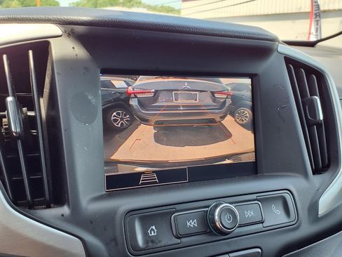 Used 2024 GMC Terrain SLE FWD image 3