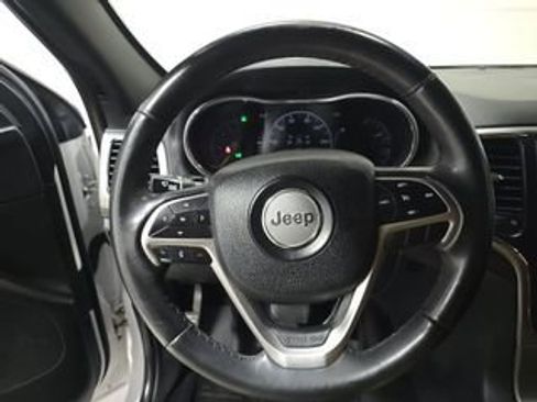 Used 2018 Jeep Grand Cherokee Altitude AWD/4WD image 10