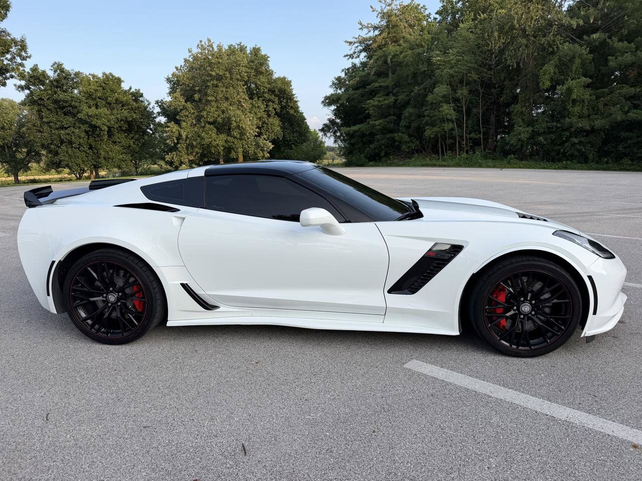 Used 2016 Chevrolet Corvette Z06 w/ 2LZ Preferred Equipment Group RWD image 2