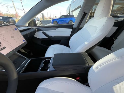 Used 2026 Tesla Model Y AWD image 20