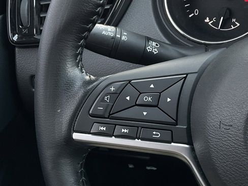 Used 2022 Nissan Rogue Sport SV image 22