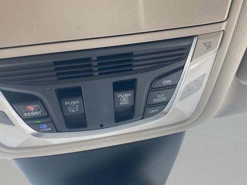 Used 2024 Acura MDX SH-AWD w/ Technology Package image 22
