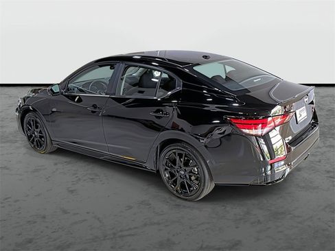 Used 2025 Nissan Sentra SR w/ Midnight Edition image 2