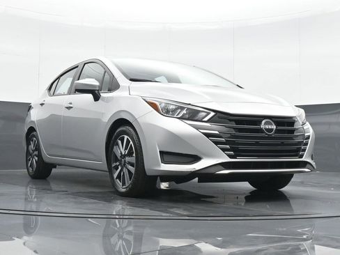 Used 2023 Nissan Versa SV image 24