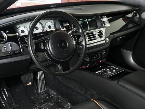 Used 2020 Rolls-Royce Dawn image 26