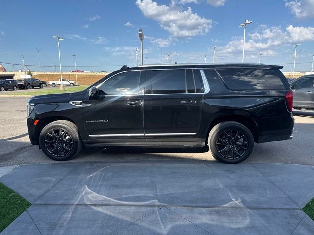 Used 2023 GMC Yukon XL Denali AWD/4WD image 8