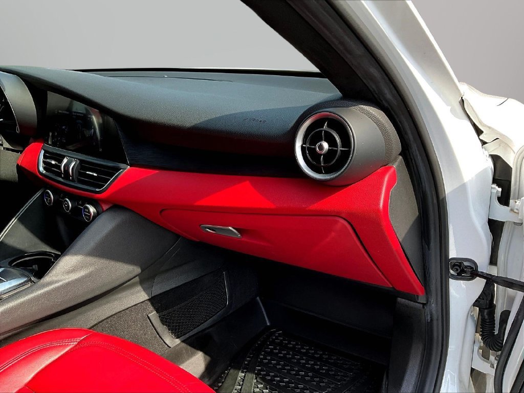 Used 2020 Alfa Romeo Giulia AWD w/ Cold Weather Package image 27