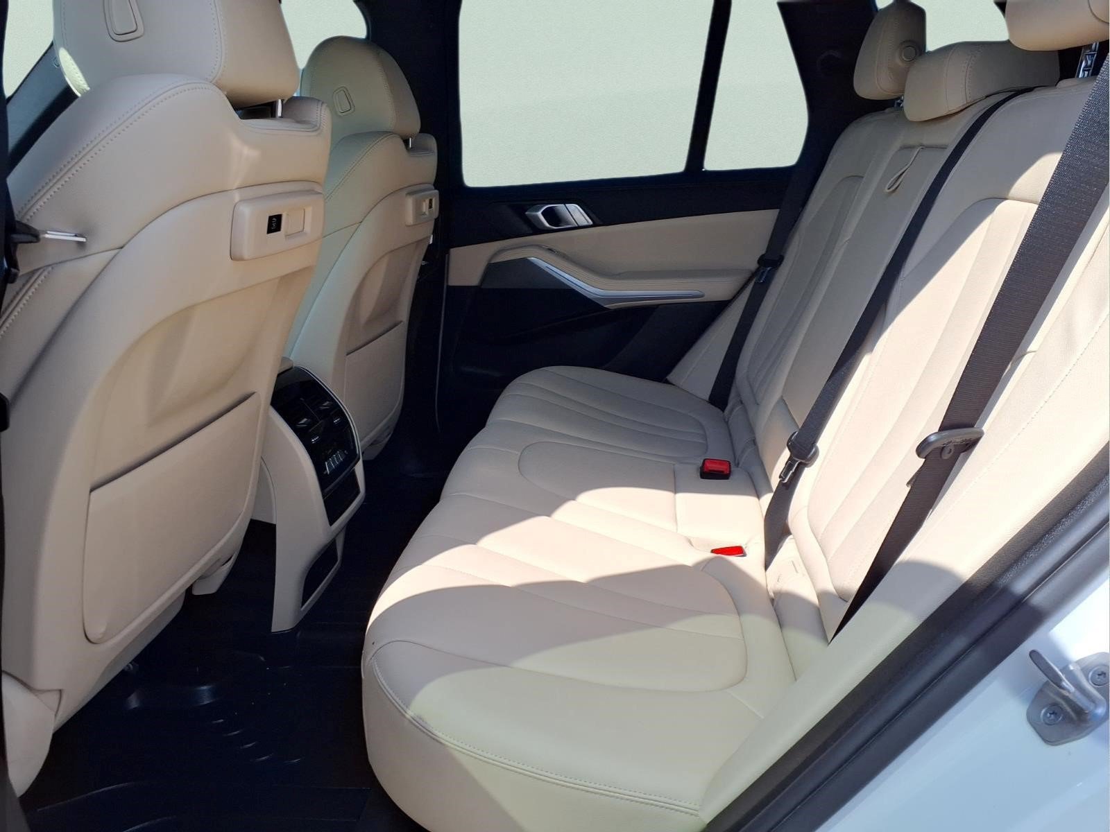 Used 2022 BMW X5 sDrive40i w/ Premium Package RWD image 11