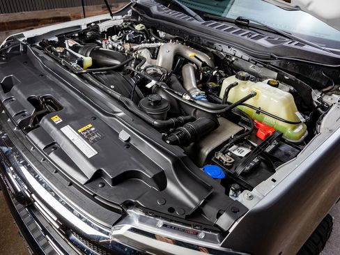 Used 2023 Ford F350 XLT w/ FX4 Off-Road Package image 39