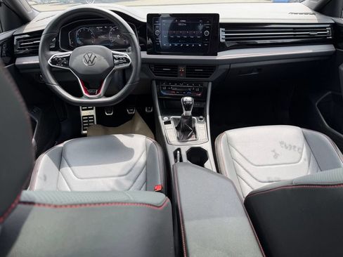 Used 2025 Volkswagen Jetta GLI Autobahn FWD image 15