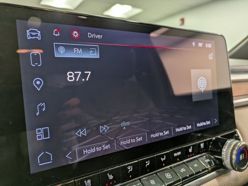 Used 2024 GMC Canyon Denali image 12