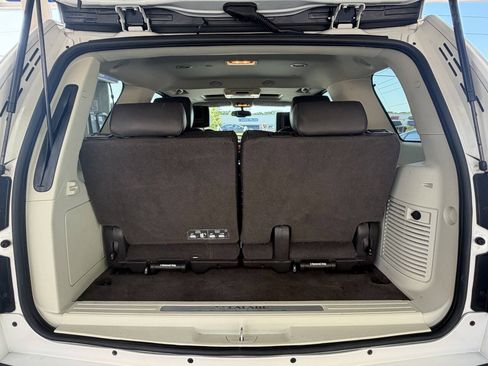 Used 2011 Cadillac Escalade Platinum AWD/4WD image 22