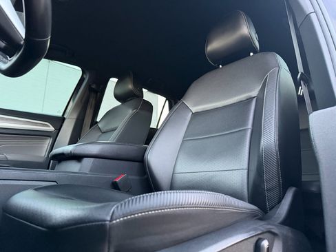 Used 2021 Volkswagen Atlas Cross Sport SE image 11