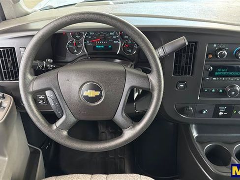 Used 2025 Chevrolet Express 2500 LT w/ LT Preferred Equipment Group RWD image 17