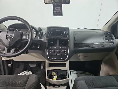 Used 2017 Dodge Grand Caravan SE w/ Power Window Group FWD image 18