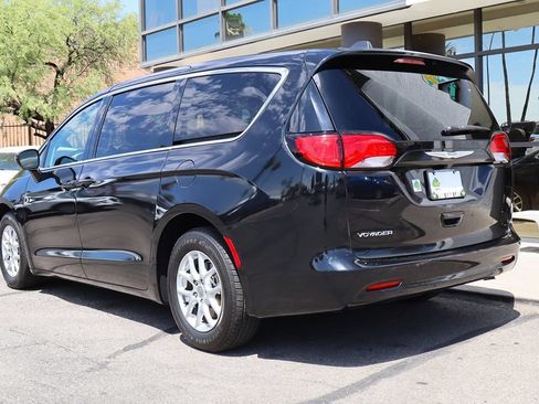Used 2021 Chrysler Voyager LX w/ Cold Weather Group FWD image 9