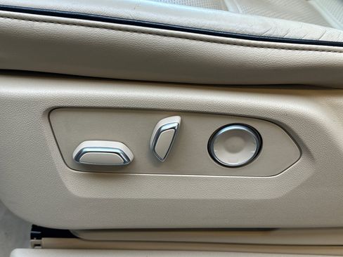 Certified 2024 Cadillac Escalade Premium Luxury image 12