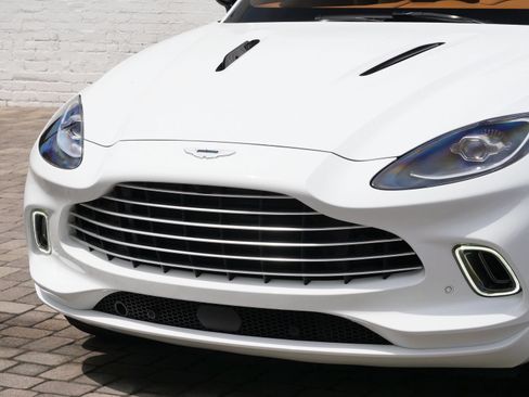 Used 2023 Aston Martin DBX AWD/4WD image 24