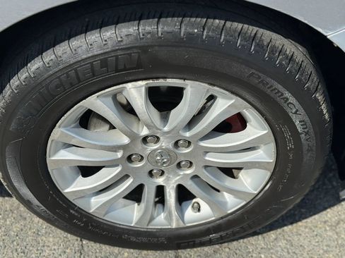 Used 2012 Toyota Sienna XLE FWD image 35