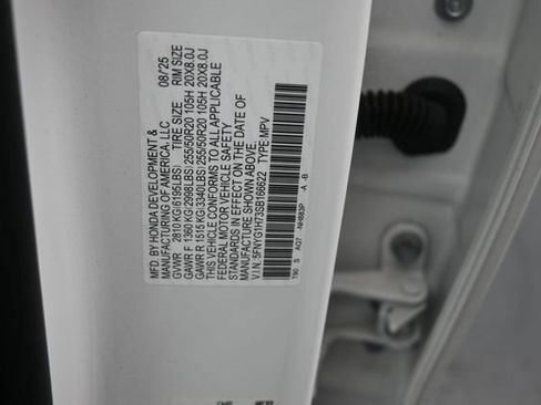 Certified 2025 Honda Pilot Touring image 18