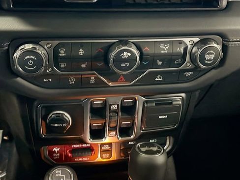 New 2026 Jeep Wrangler Unlimited Rubicon image 15