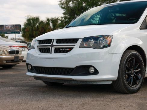 Used 2019 Dodge Grand Caravan GT image 28