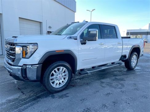 Used 2024 GMC Sierra 2500 SLT w/ SLT Premium Package image 2