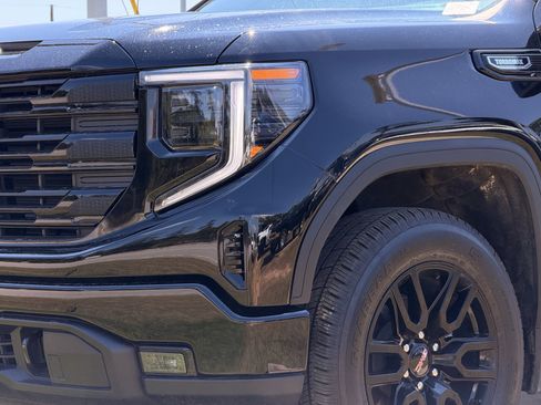 Used 2024 GMC Sierra 1500 Elevation AWD/4WD image 8