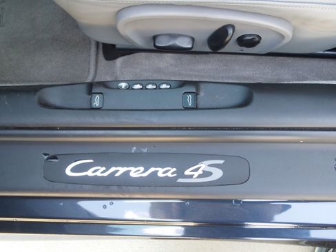 Used 2005 Porsche 911 Cabriolet image 39