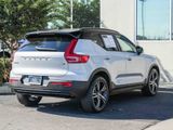 Used 2022 Volvo XC40 T5 R-Design image 6