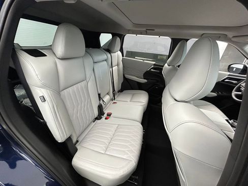 New 2025 Mitsubishi Outlander SEL image 52