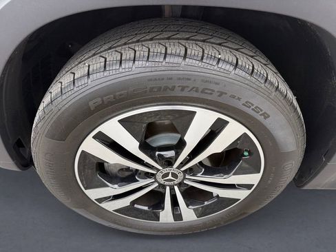 Certified 2025 Mercedes-Benz GLB 250 4MATIC image 8