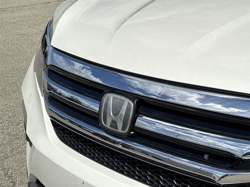 Used 2017 Honda Pilot Elite image 10