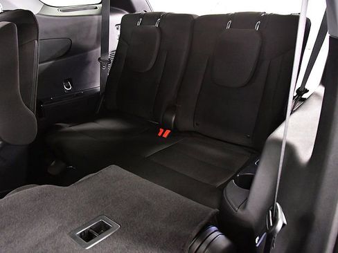 Used 2023 Ford Explorer XLT AWD/4WD image 34
