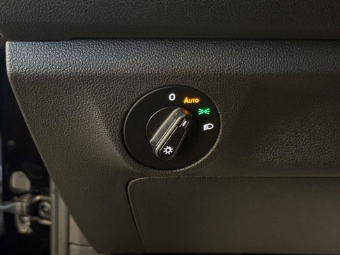 Used 2020 Volkswagen Jetta SE image 29