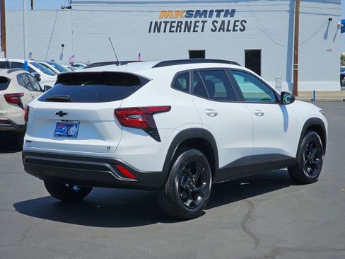 New 2026 Chevrolet Trax LT w/ Driver Confidence Package FWD image 6