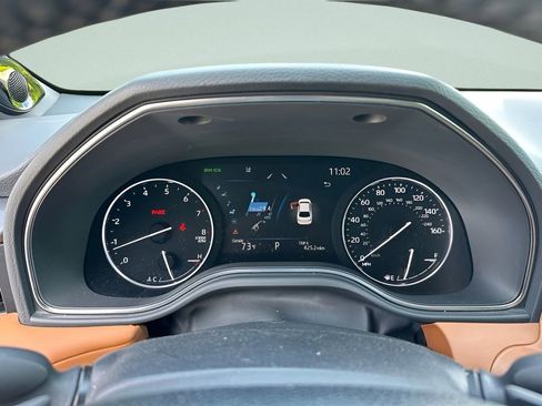 Used 2021 Toyota Avalon Touring image 16