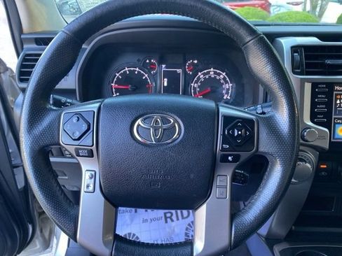 Used 2020 Toyota 4Runner SR5 Premium AWD/4WD image 22