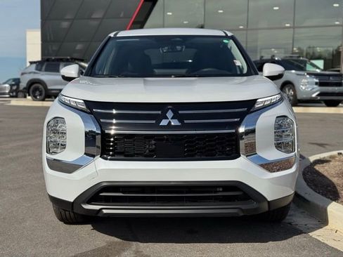 New 2026 Mitsubishi Outlander ES FWD image 5