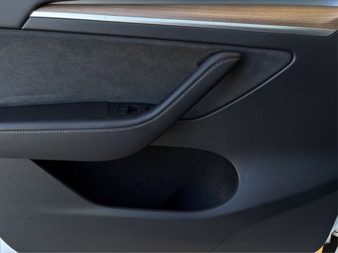 Used 2023 Tesla Model Y Long Range image 20