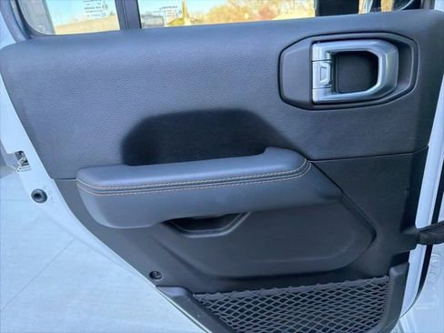 Used 2021 Jeep Wrangler Unlimited Sahara image 17