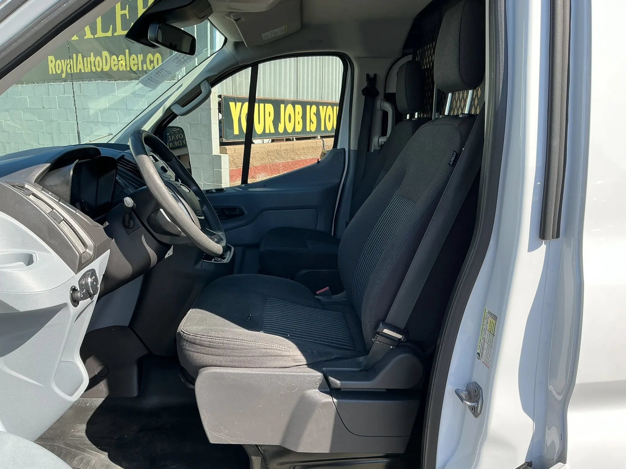 Used 2019 Ford Transit 250 130 Low Roof w/ Exterior Upgrade Package RWD image 9