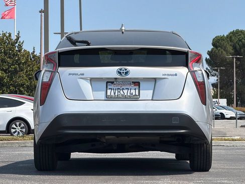 Used 2016 Toyota Prius Four w/ Advanced Technology Package FWD image 5