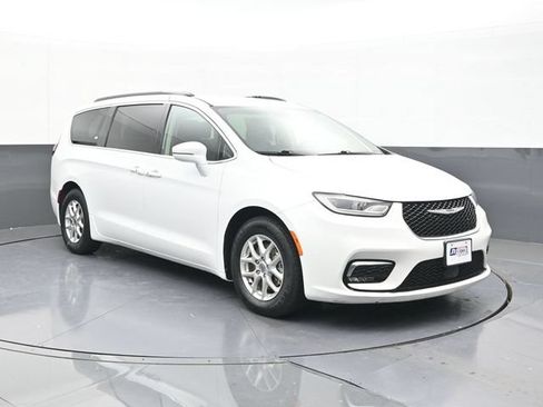Used 2022 Chrysler Pacifica Touring-L FWD image 19