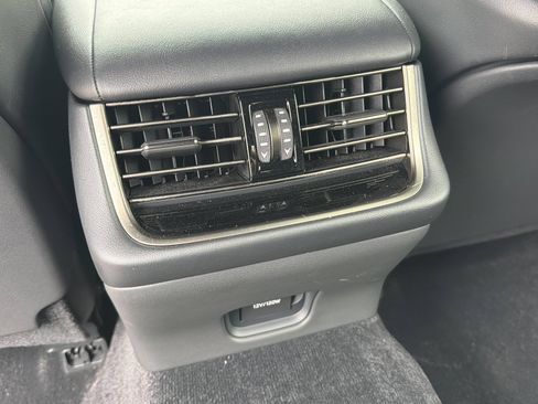 Used 2023 Lexus LS 500 w/ Accessory Package (Z2) RWD image 19