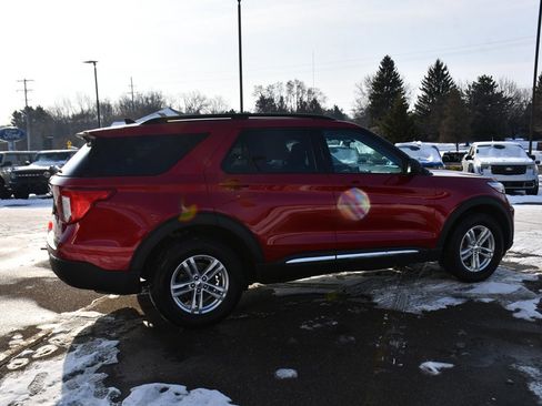Used 2023 Ford Explorer XLT image 7