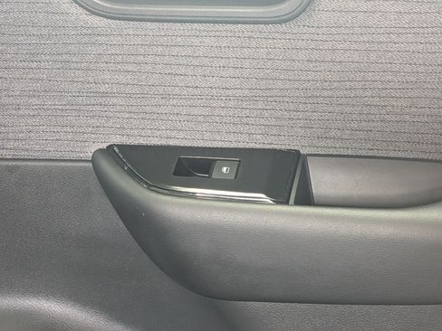 Used 2023 Nissan Rogue S FWD image 15